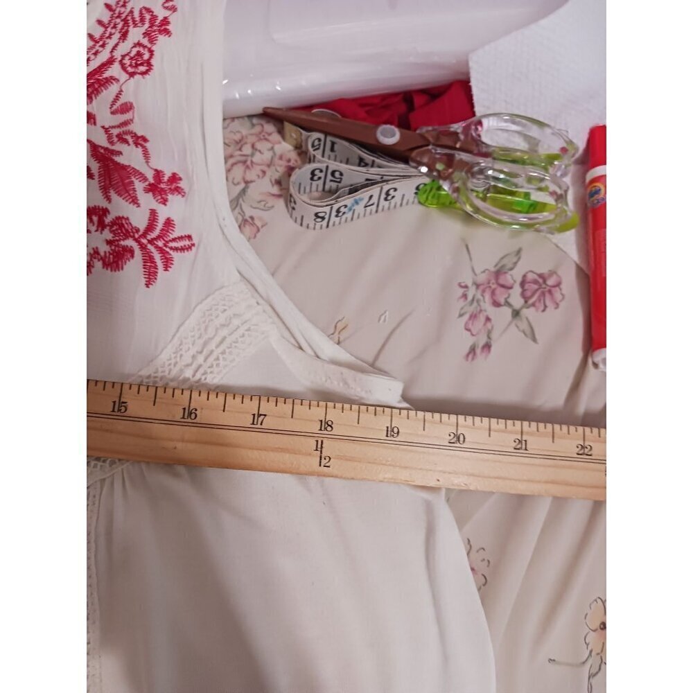 Knox Rose Womens Sleeveless White Top With Red Floral Embroidery Small - Picture 12 of 12